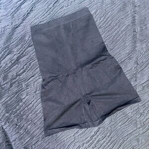 Blanqi maternity shorts